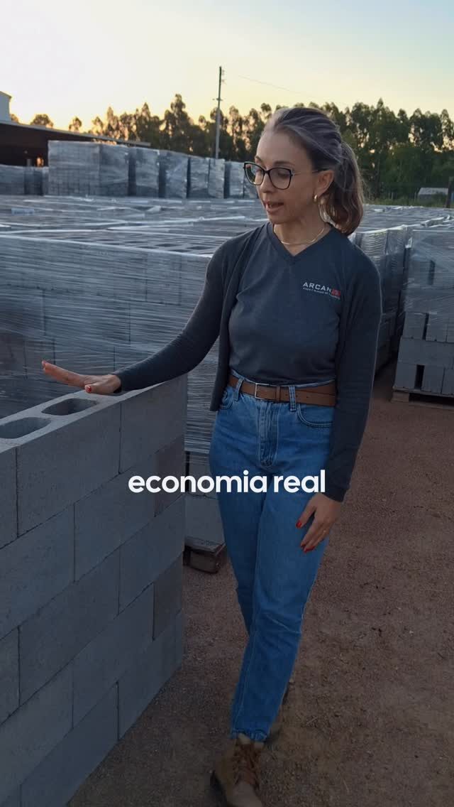 Instagram post from arcanpisoseblocos. This post is in position 11.