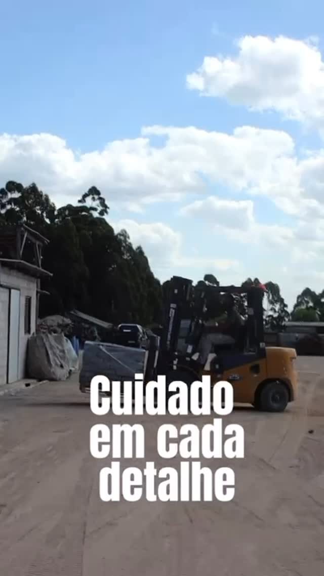 Instagram post from arcanpisoseblocos. This post is in position 4.