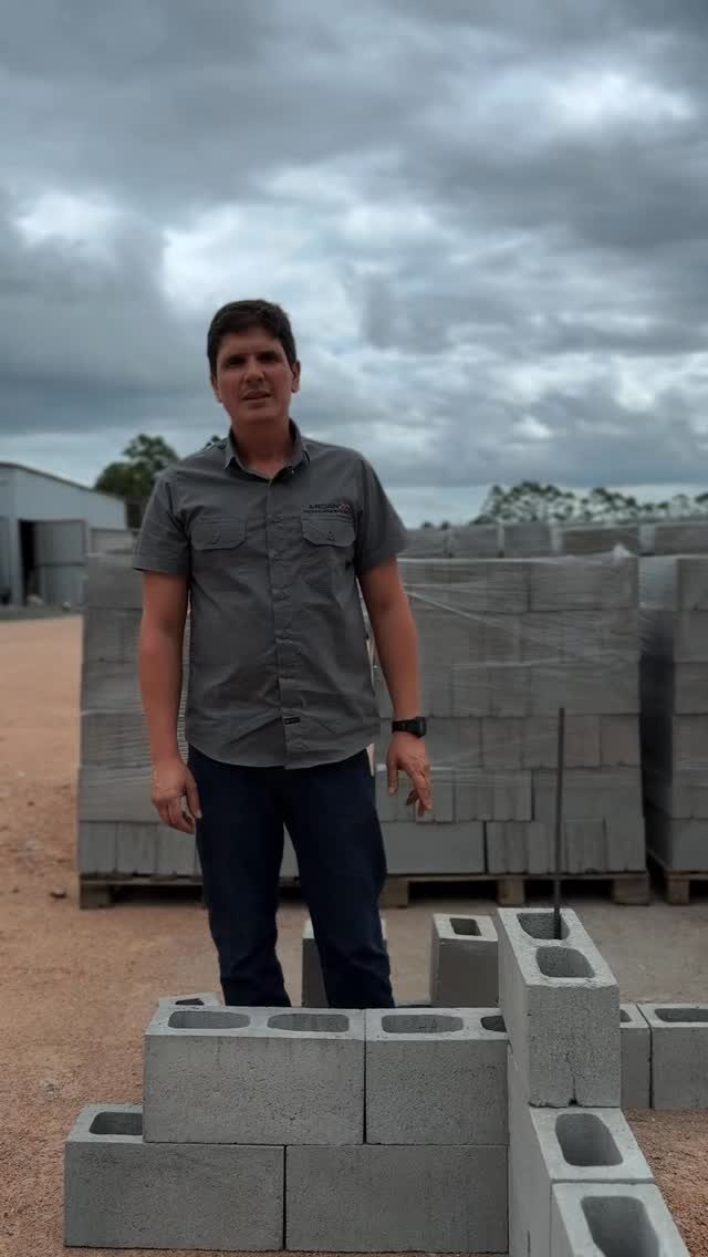 Instagram post from arcanpisoseblocos. This post is in position 10.