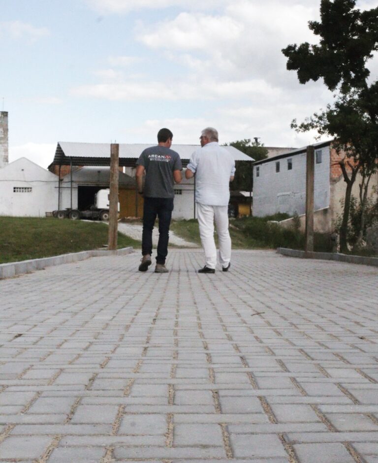 Instagram post from arcanpisoseblocos. This post is in position 1.