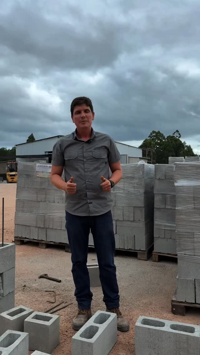 Instagram post from arcanpisoseblocos. This post is in position 7.